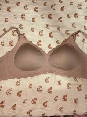 Momcozy Wireless Nude Nursing Bra with Smooth Contour, XXL.
